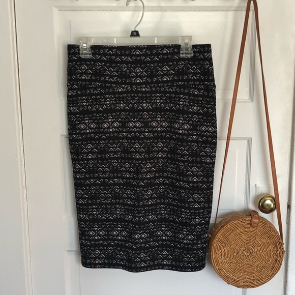 LuLaRoe Dresses & Skirts - Lularoe M Cassie Skirt.